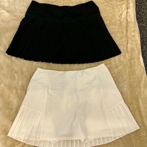 2 MONDETTA Pleated Tennis Pickleball Golf Skirts Skorts MEDIUM Black & White